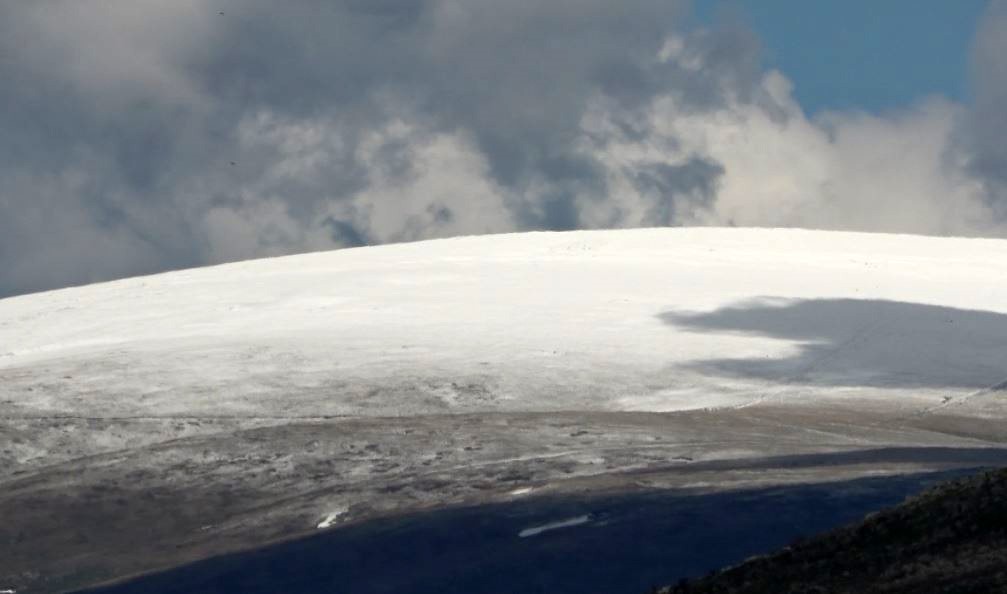 Haziran ayı olmasına rağmen Sahara Geçidi’nin eteklerinde kar hâlâ duruyor 6 haziran ayi olmasina ragmen sahara gecidinin eteklerinde kar h l duruyor 2 QulsE2vu