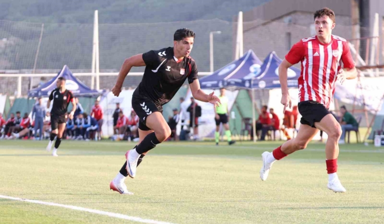 hazirlik-maci-sivasspor0-pendikspor-0-gOWqfOFr.jpg