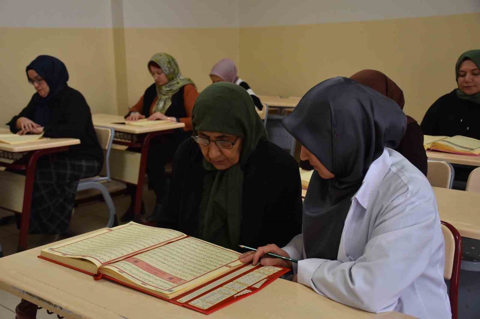 hece hece basladi 70inden sonra kuran i kerimi ogrendi 0 VX3UjvIj