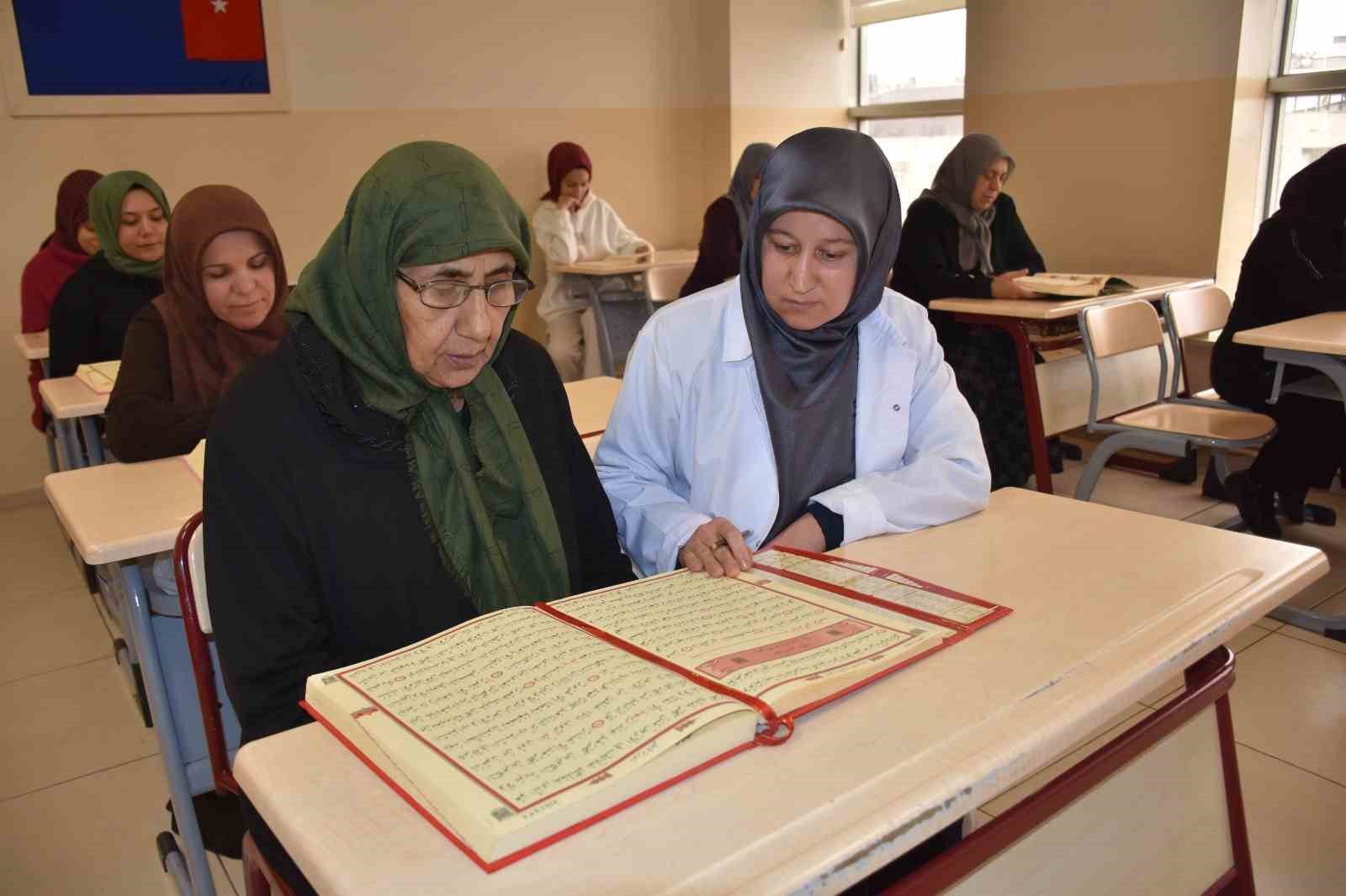 hece hece basladi 70inden sonra kuran i kerimi ogrendi 1