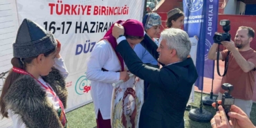 hedefi-ortadan-vuran-sporcular-madalyalarini-aldi-Onc2t2zN.jpg