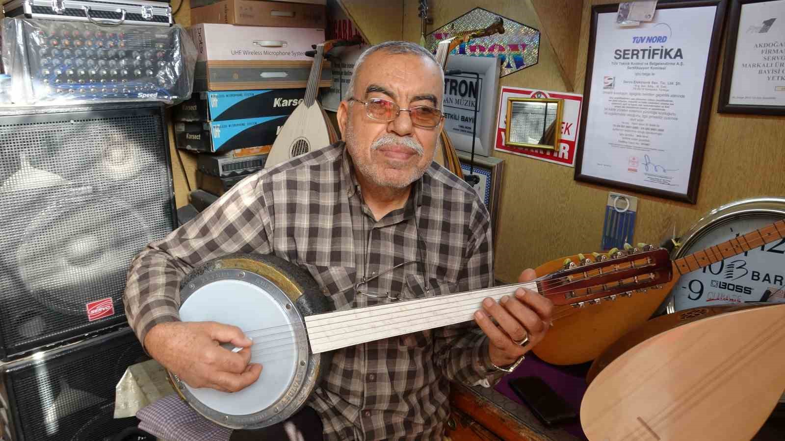 hediye baglama ile baslayan muzik tutkusu 61 yildir suruyor 2 tkfLJK7I