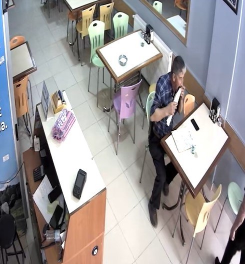 Heimlich manevrası ile boğulmaktan kurtuldu 4 heimlich manevrasi ile bogulmaktan kurtuldu 0 imsOpF5y
