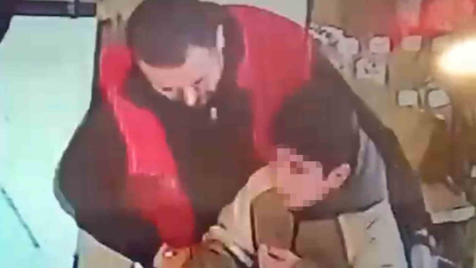 heimlich manevrasiyla ogrenciyi kurtaran market sahibi elimi opmeye geldi dua etti 2