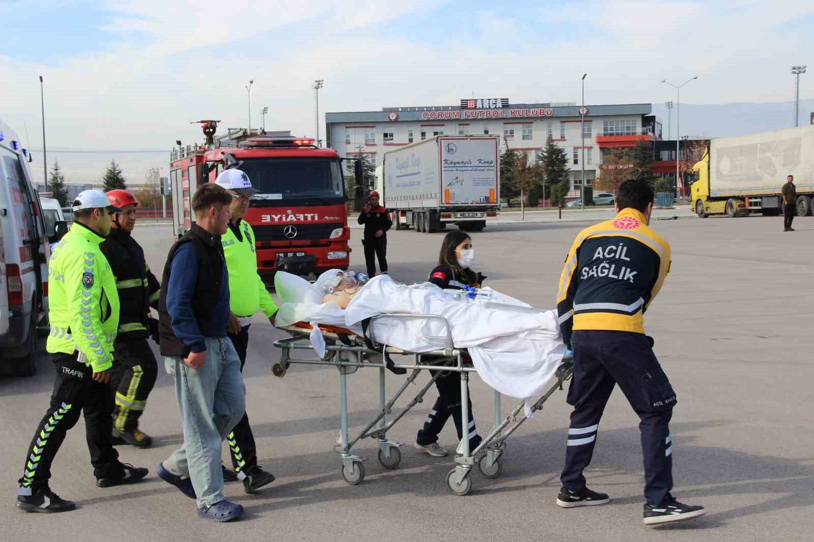 Helikopter ambulans, motosiklet kazasında ağır yaralanan çocuk için havalandı 6 helikopter ambulans motosiklet kazasinda agir yaralanan cocuk icin havalandi 2 QNyJdTcf