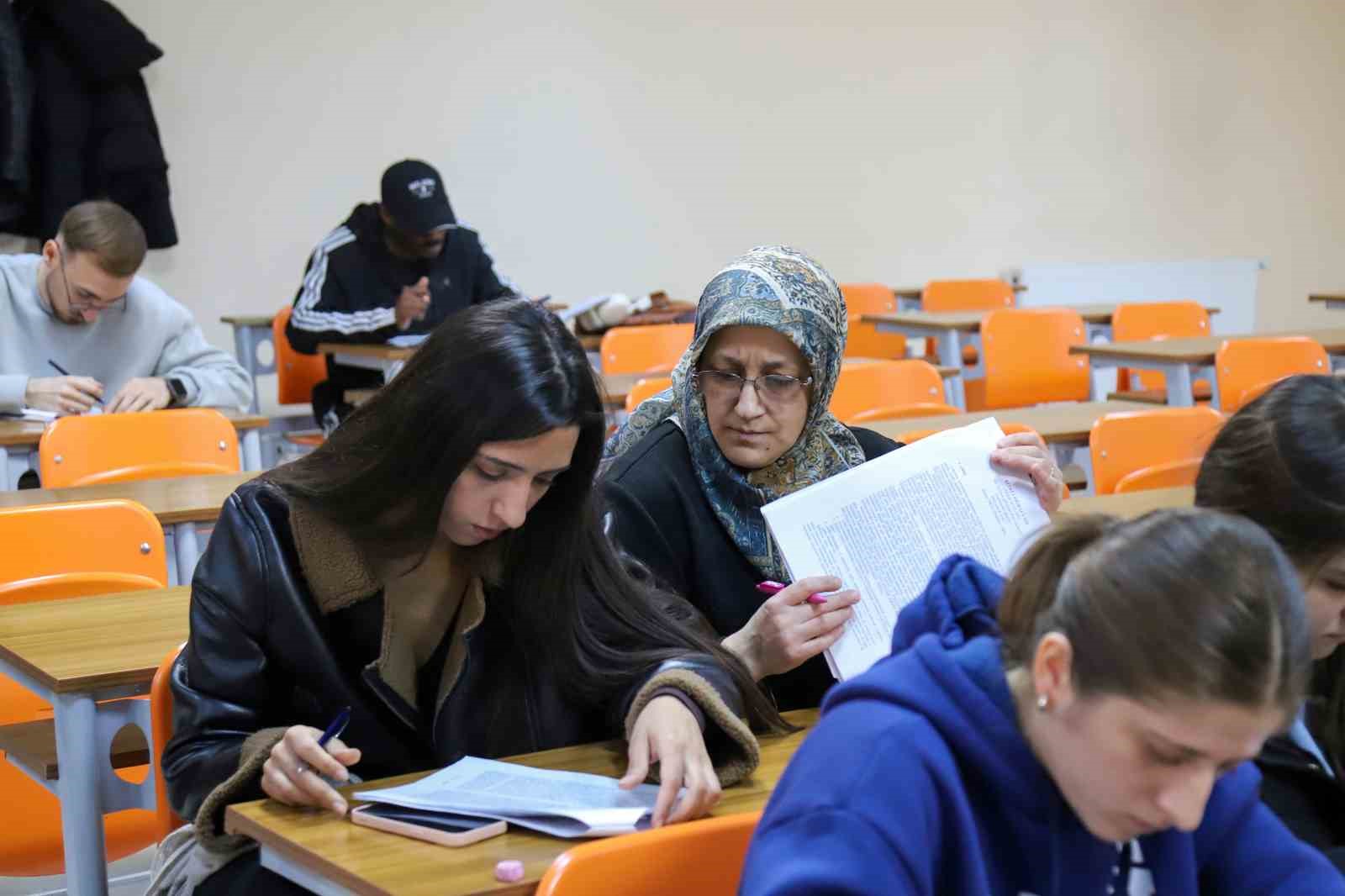 hem anne hem calisan hem ogrenci o gumushane universitesinin sibel ablasi 3 FNAFVBve