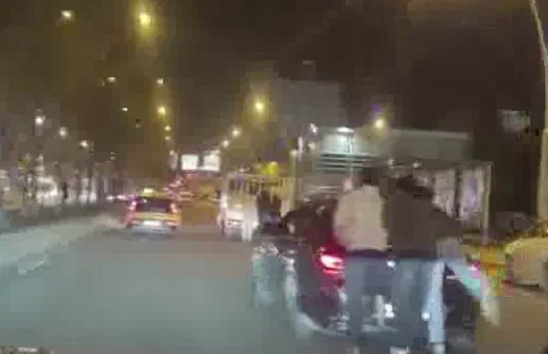 hem canlarini hem trafigi tehlikeye attilar 2 FOXDV2gA