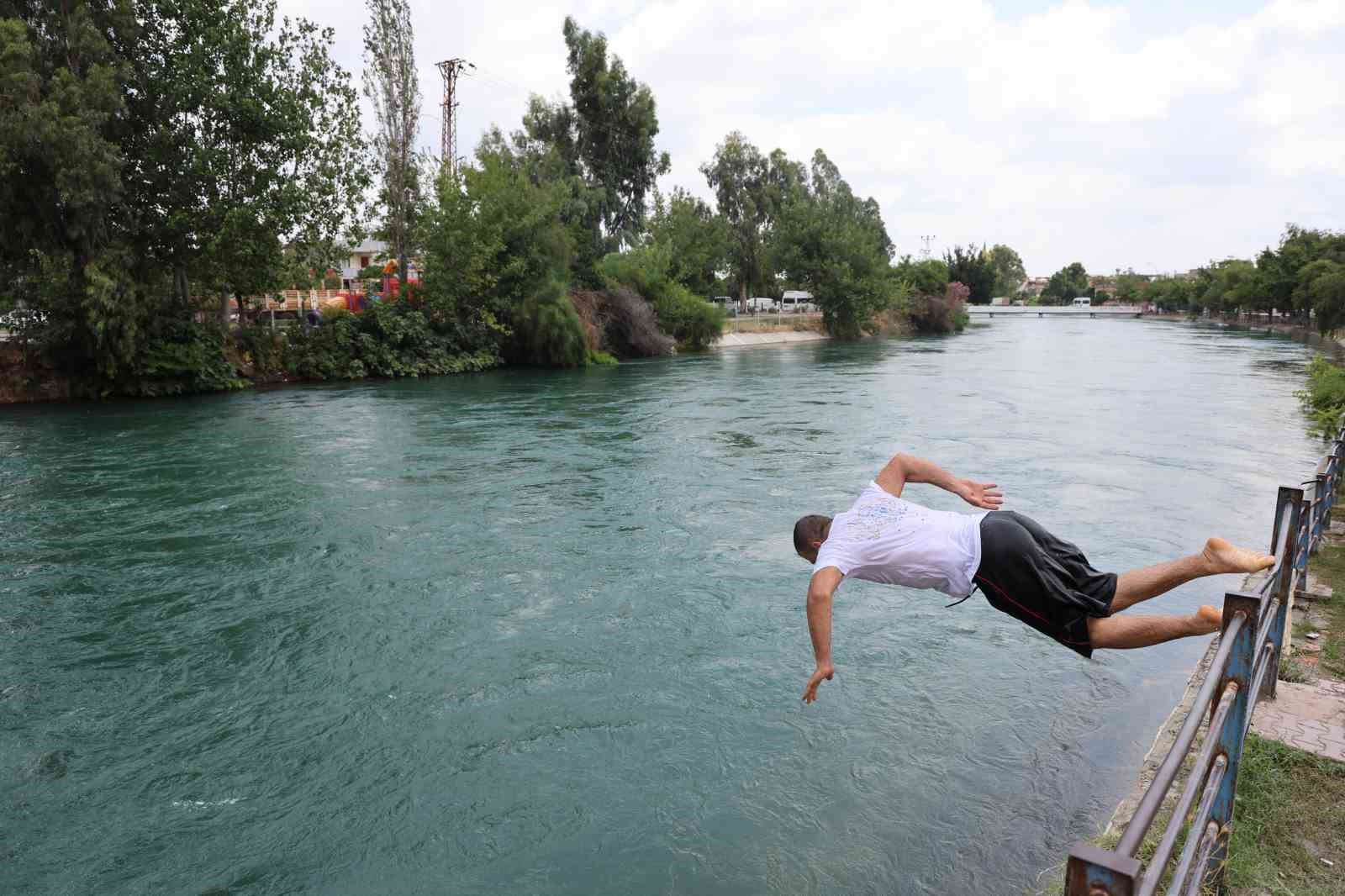 Hem canlarını hiçe sayıyorlar, hem de başkalarına kanalda yüzme öğretiyorlar 5 hem canlarini hice sayiyorlar hem de baskalarina kanalda yuzme ogretiyorlar 1 yydfLXaO