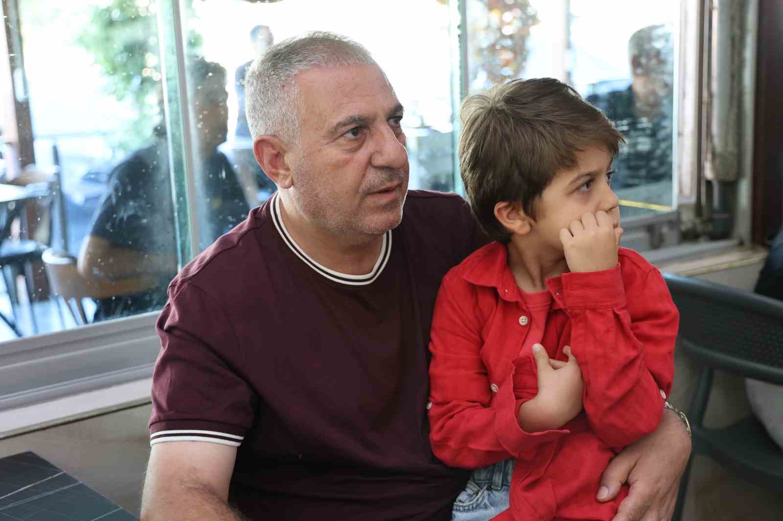 Hem ciğer yediler hem de dev ekranda maçı izlediler 7 hem ciger yediler hem de dev ekranda maci izlediler 3 4EcNMmii