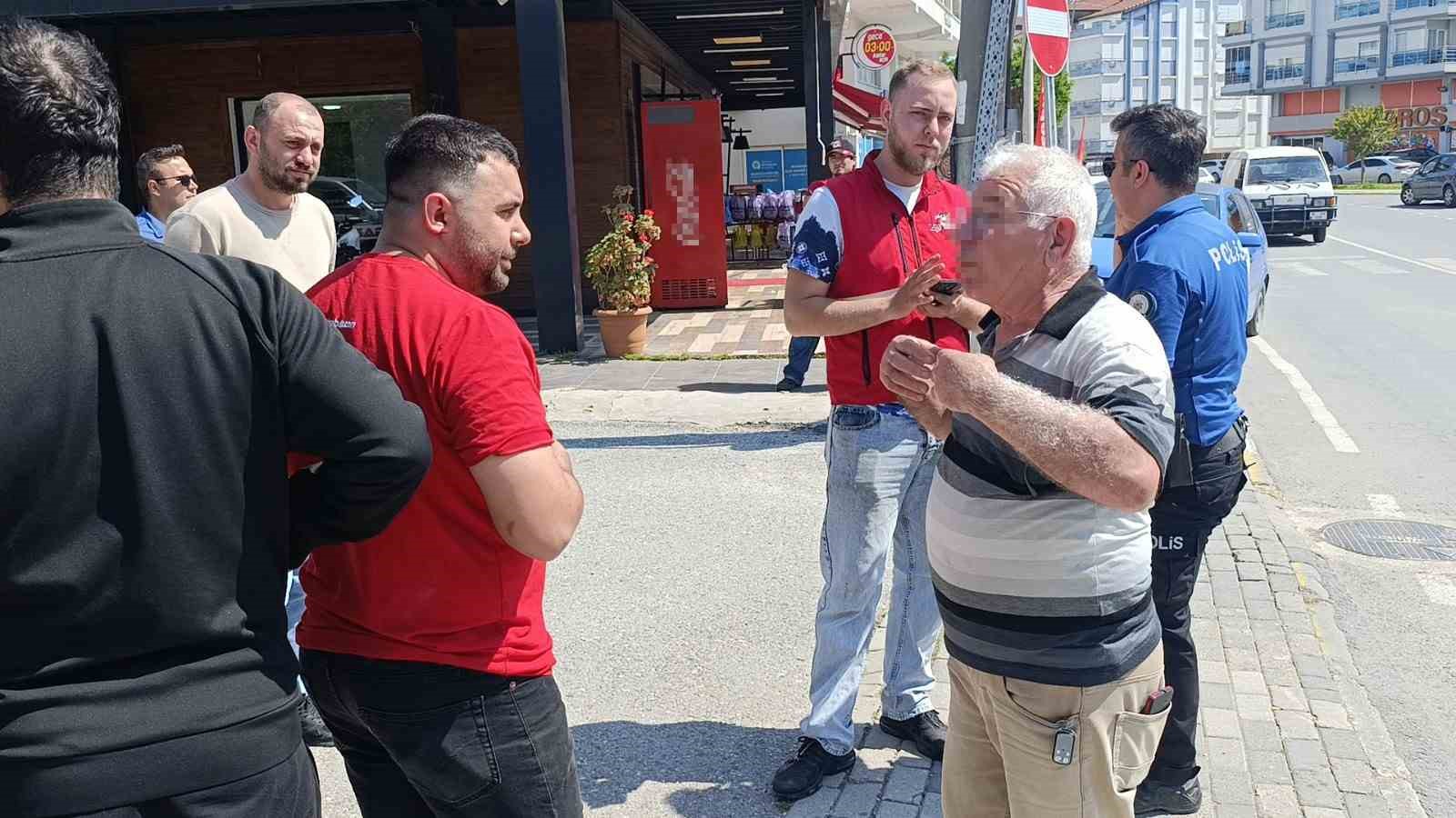 hem suclu hem alingan surucu beni gordu istese carpmazdi 5 qWkAvaQ1