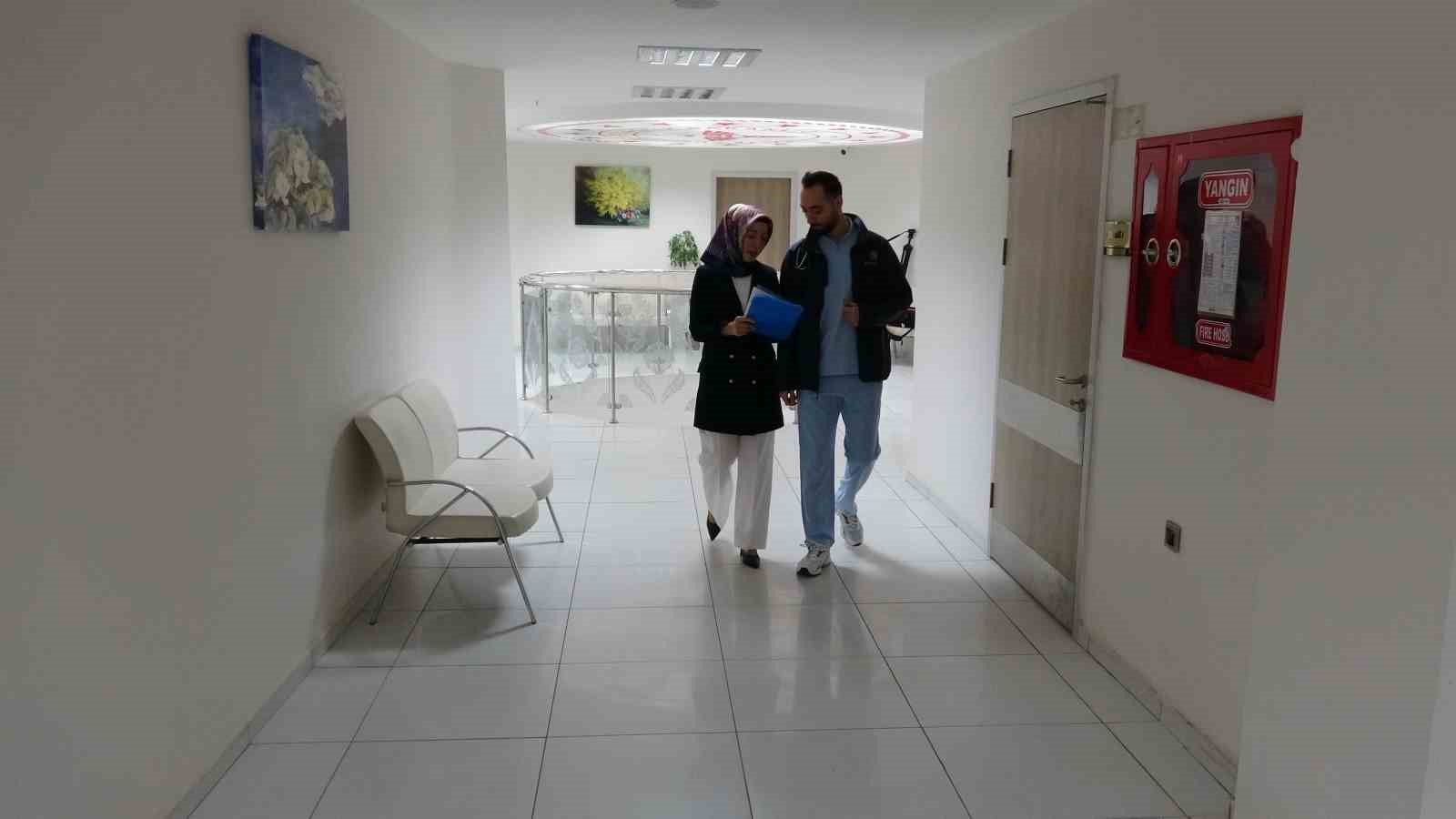 hemsire anneler doktor olan cocuklariyla ayni hastanede gorev yapiyor 3 uPjkbgdT
