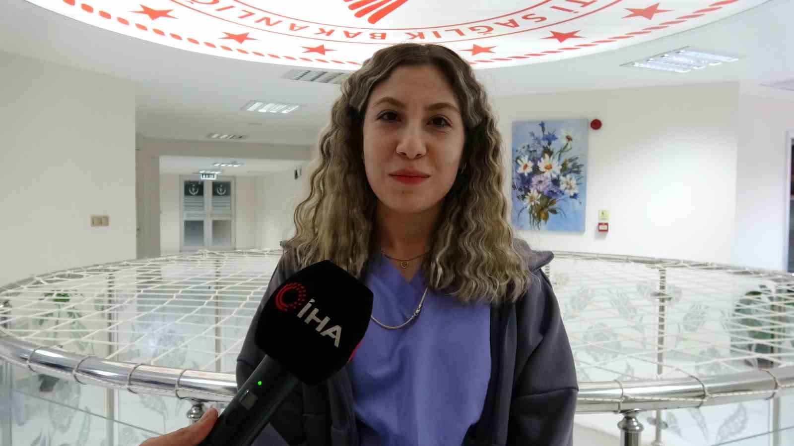 hemsire anneler doktor olan cocuklariyla ayni hastanede gorev yapiyor 5 KmUGbvGd