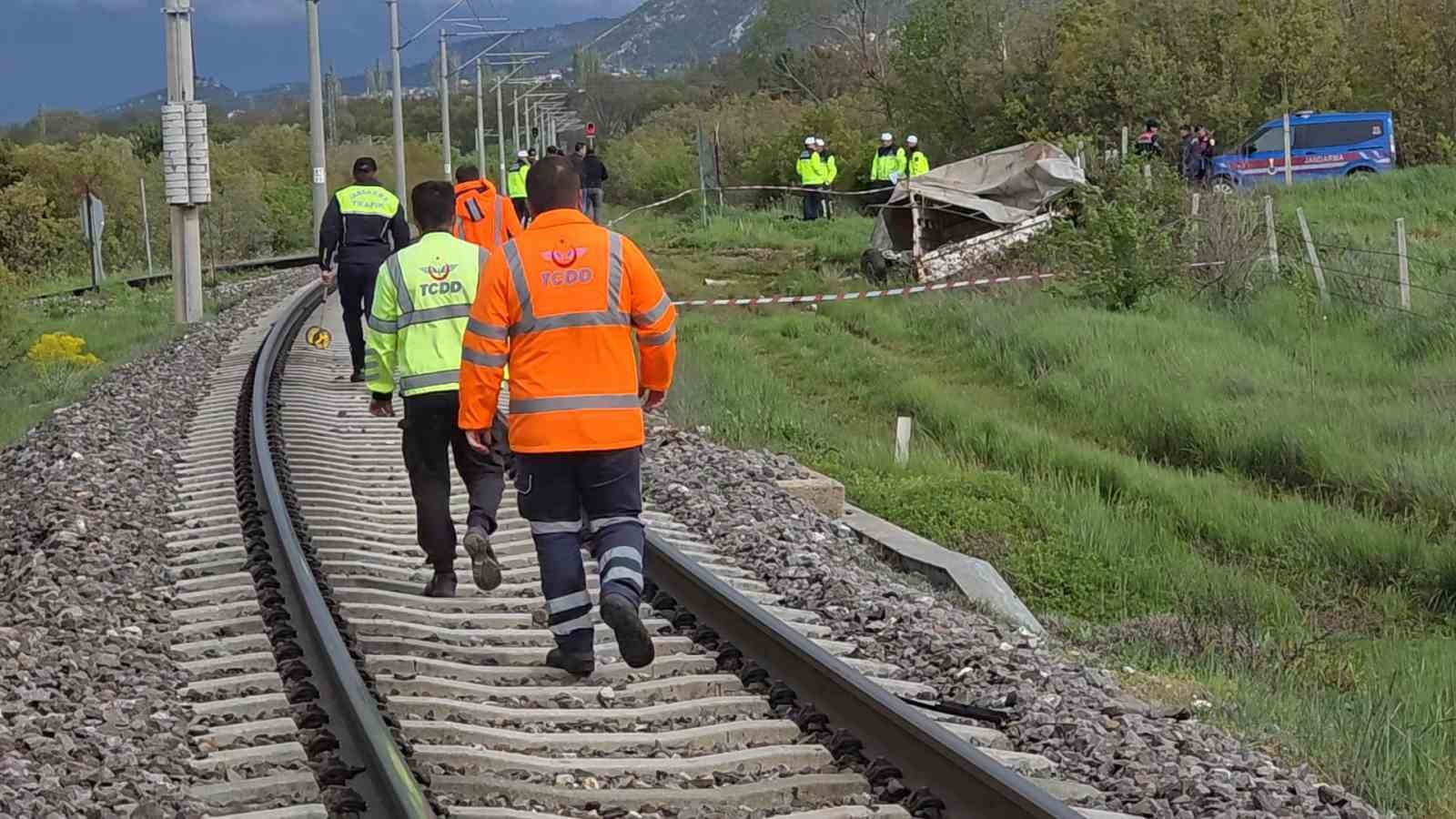 hemzemin gecitteki feci kazada yaralanan surucu hayatini kaybetti 2 GTq7RDRj