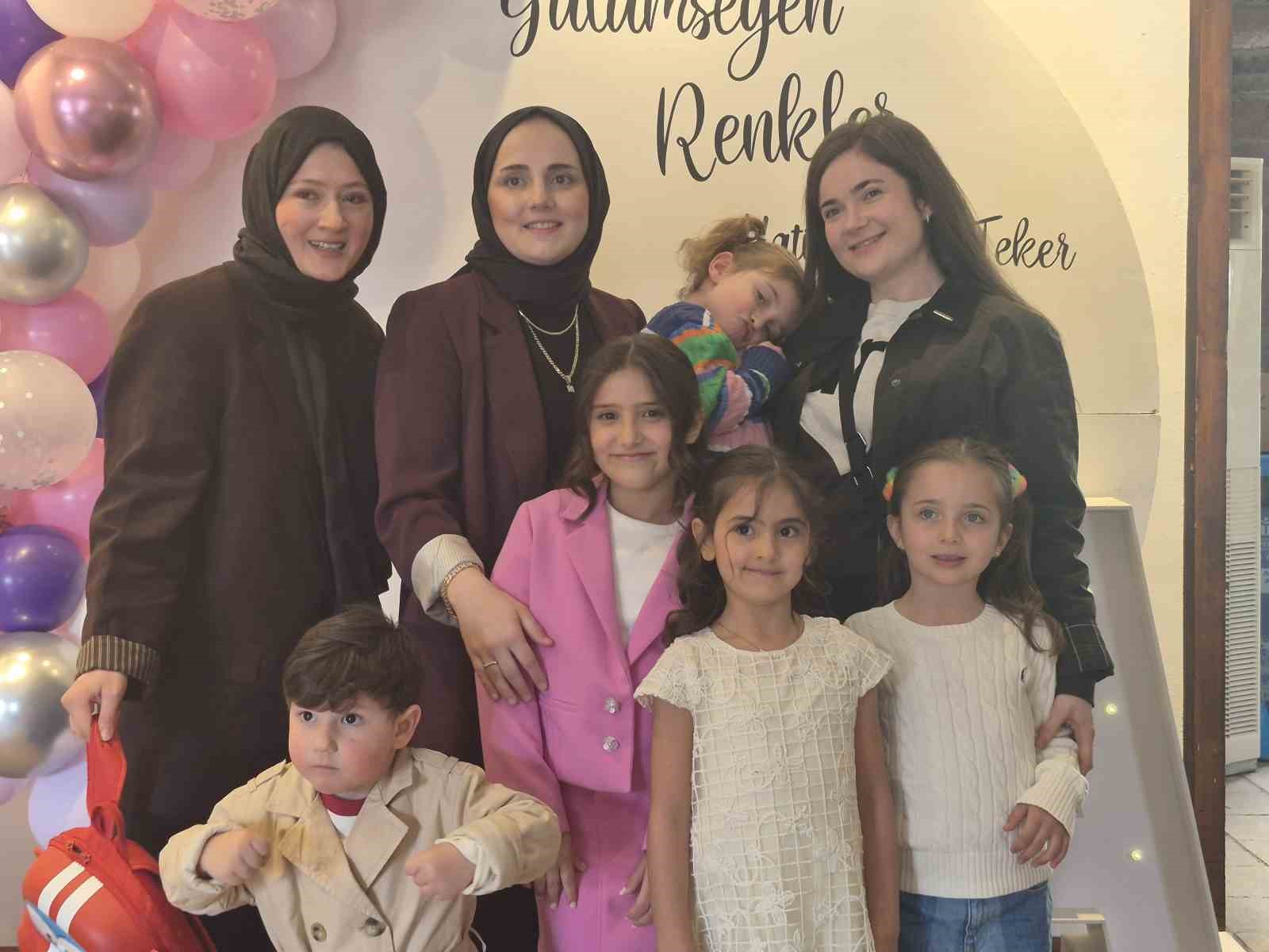 henuz 9 yasinda ilk kisisel sergisini sanatseverler ile bulusturdu 4 DqJFkUyL