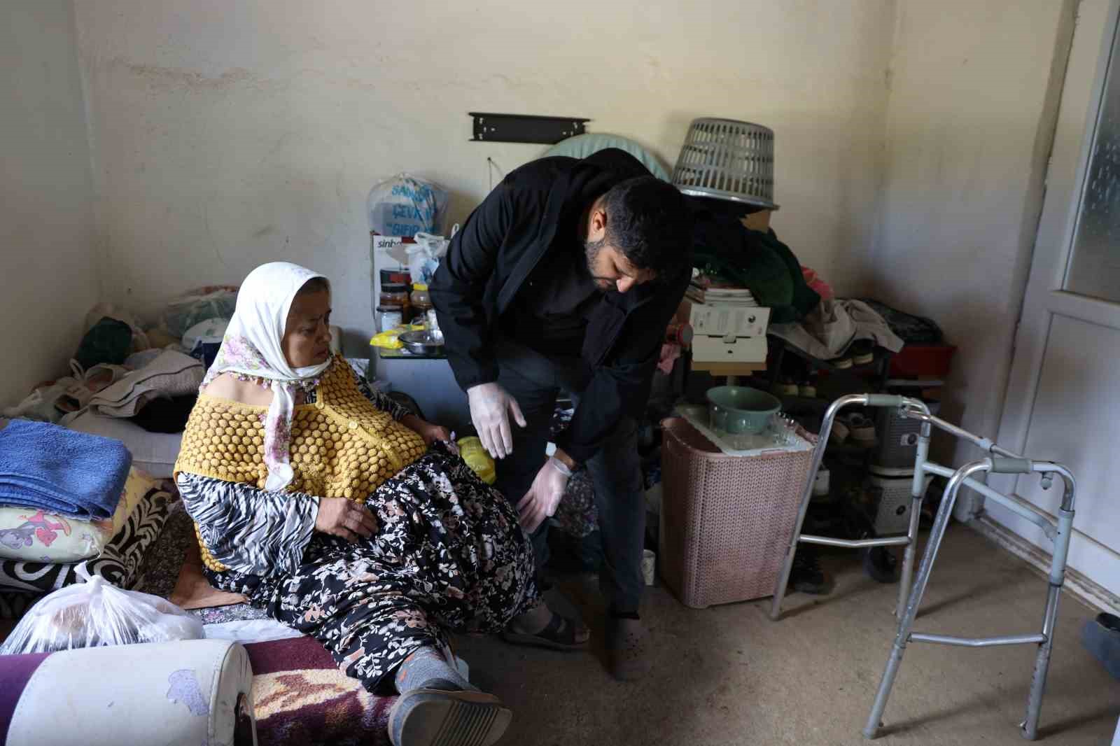 her gecen gun karni buyuyen caresiz kadin 170 kiloya ulasti artik hareket edemiyor 2 gGj9VWtl