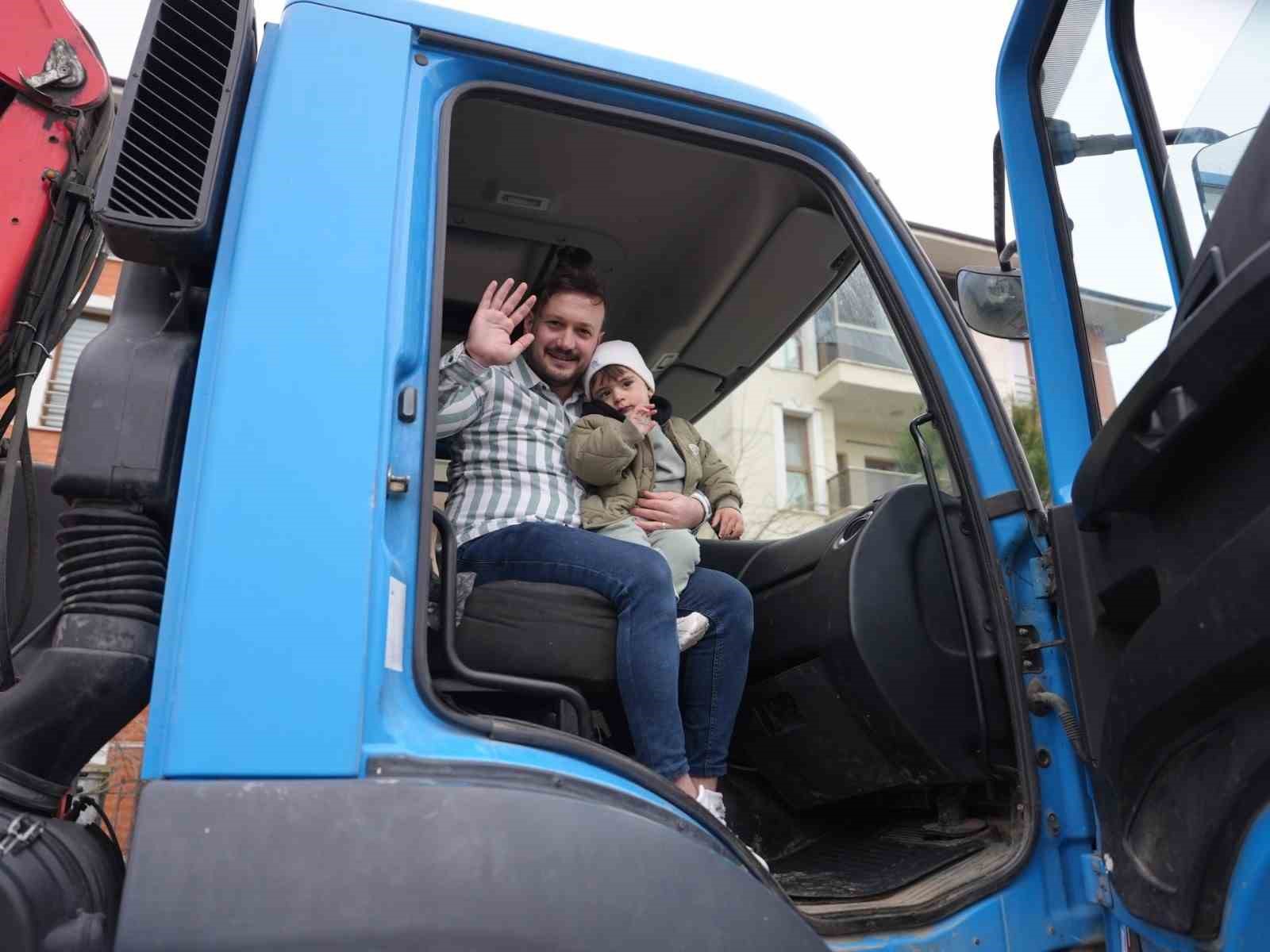 her gun cop kamyonunu bekleyen minik ardaya surpriz 2 PumTUZ9i