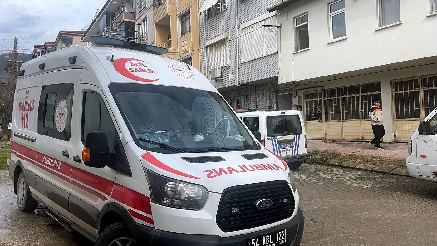 her gun esinin mezarina giden yasli adam evinde olu bulundu 1 m2DBluj9