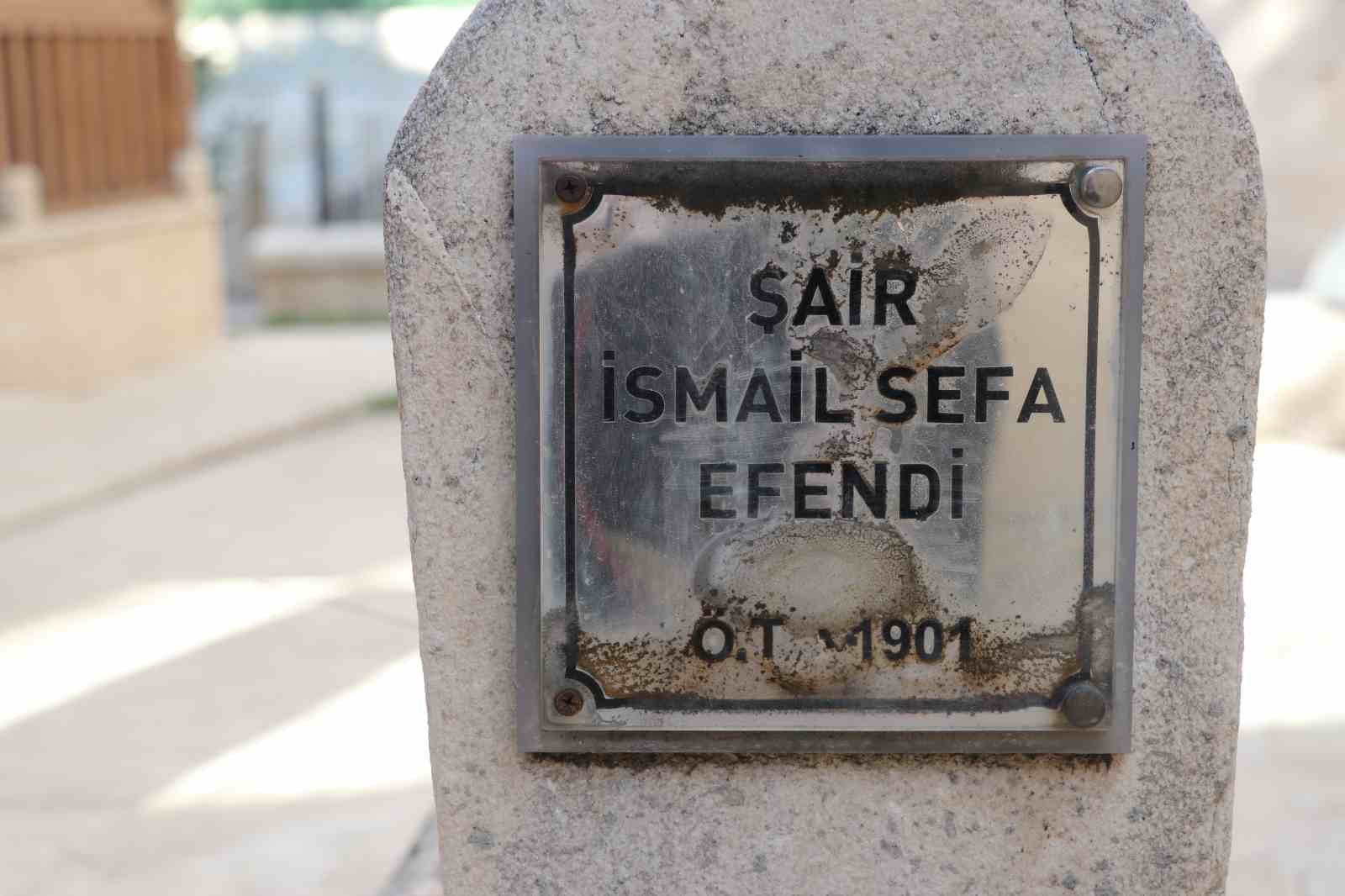 Her gün yüzlerce kişi önünden geçiyor, bu mezar tarihe ışık tutuyor 7 her gun yuzlerce kisi onunden geciyor bu mezar tarihe isik tutuyor 3 UvfkWm7S