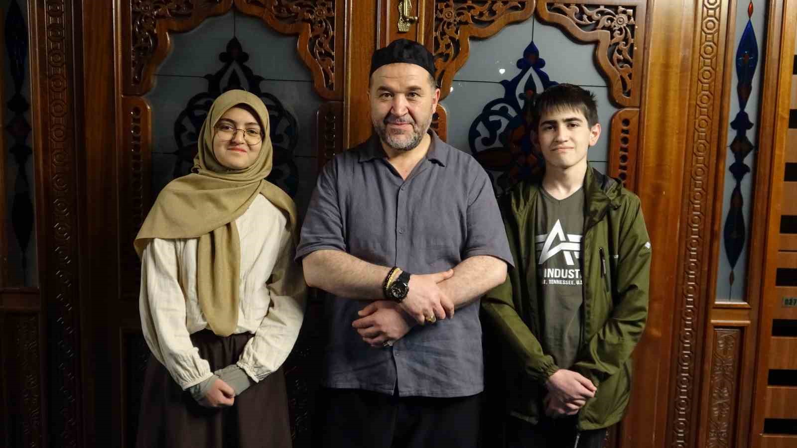 her hafta cami ziyaretleriyle 100uncu camide yatsi namazi kildilar 8 gKT2cVXF