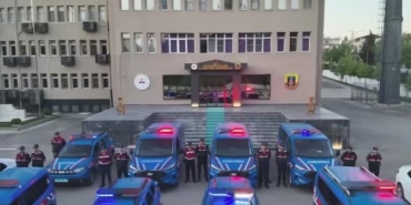 hesaplarinda-2-milyar-300-milyon-lira-para-hareketliligi-oldugu-tespit-edilen-73-supheli-yakalandi-6sQjQx7m.jpg