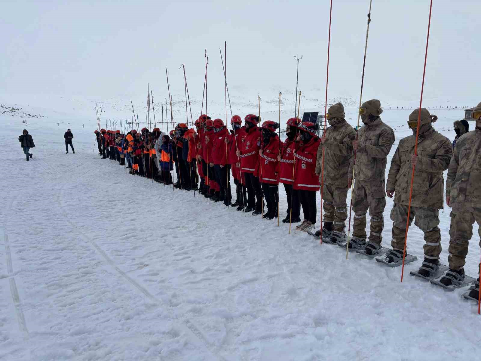 hesarek kayak merkezinde gercegini aratmayan arama kurtarma tatbikati 0 4PkbhsWO