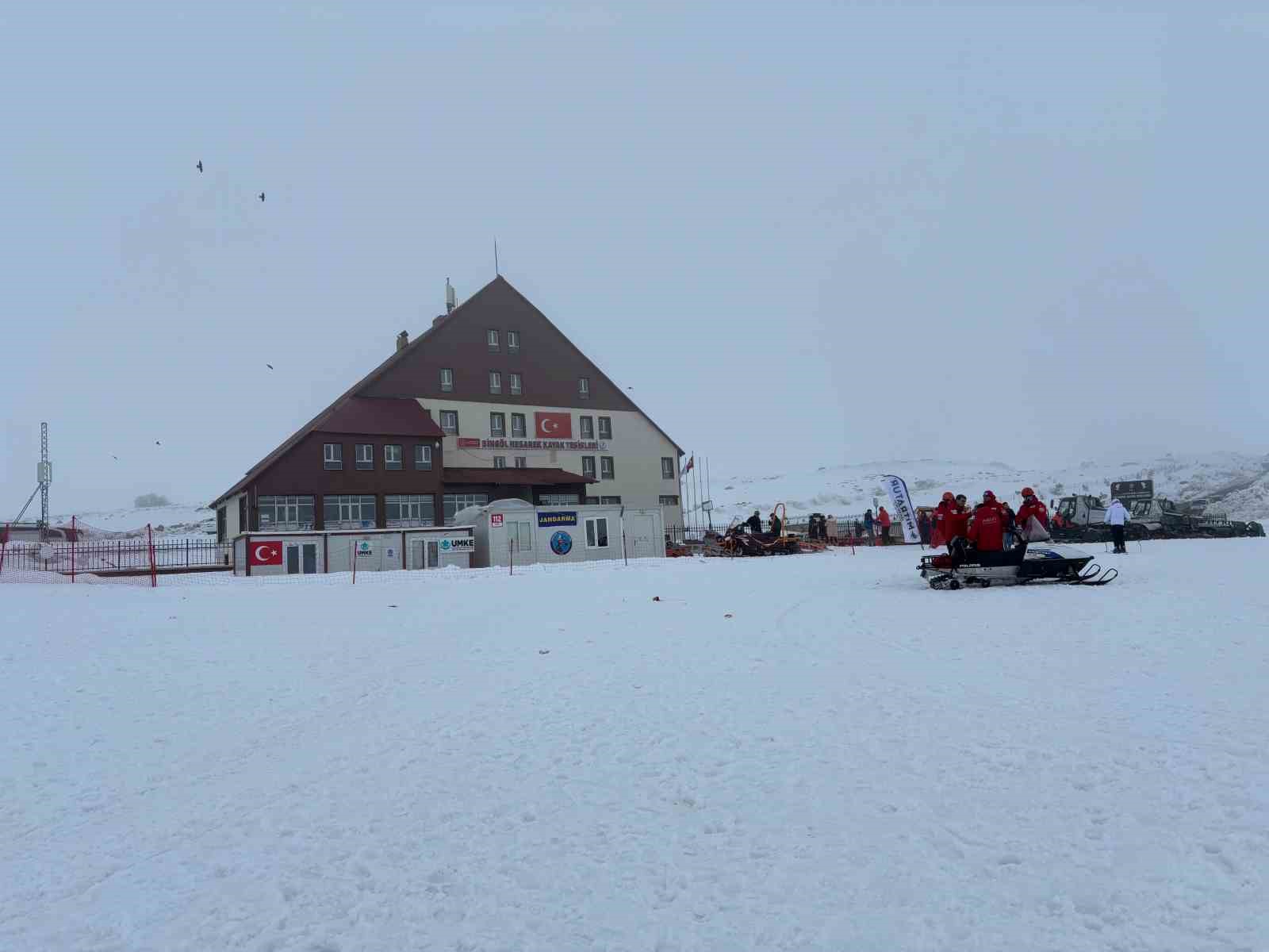 hesarek kayak merkezinde gercegini aratmayan arama kurtarma tatbikati 1 GNZ5GbZt