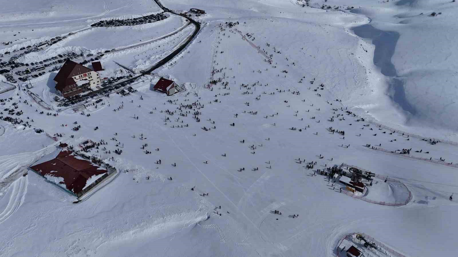 hesarek kayak merkezinde yogunluk ziyaretciler karin keyfini cikardi 0 zXBP9miR