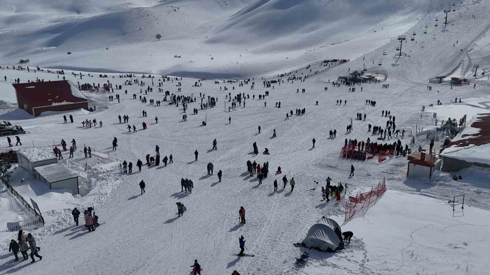 hesarek kayak merkezinde yogunluk ziyaretciler karin keyfini cikardi 1