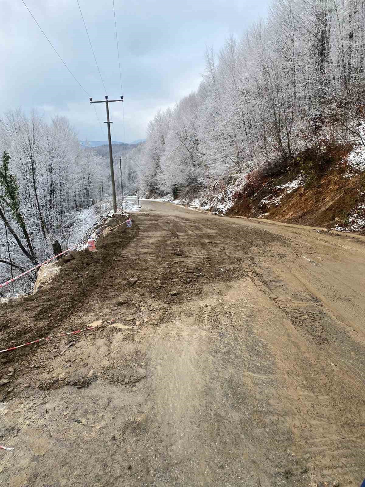heyelan nedeniyle kapanan yol onarildi 1 TNGnSRAz