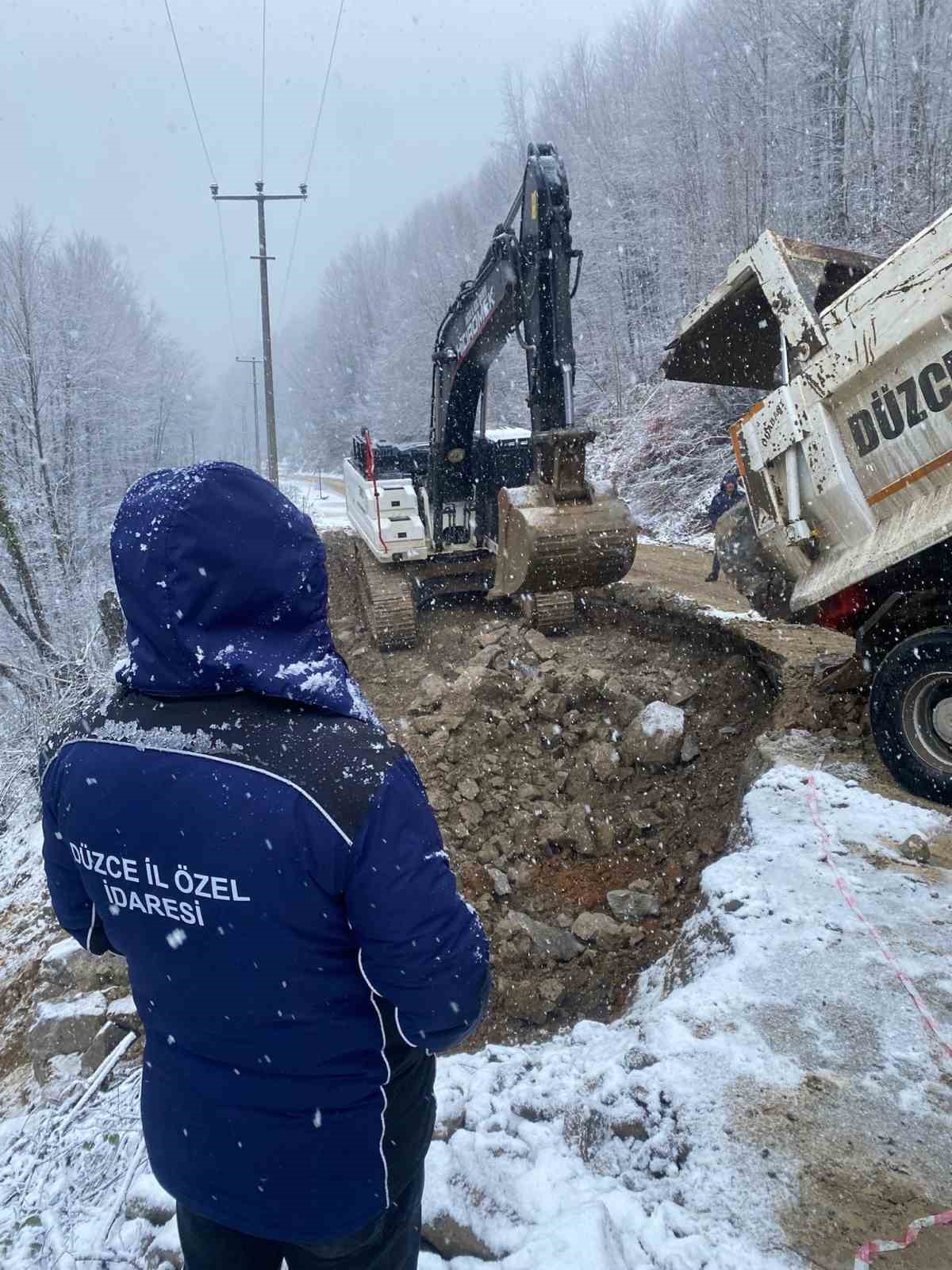 heyelan nedeniyle kapanan yol onarildi 3 1AUsyJXu