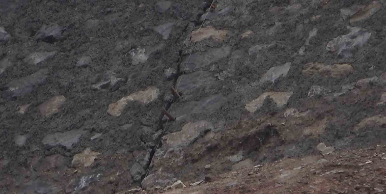 heyelan sonrasi yapilan istinat duvarlarinda catlaklar olustu 8 YKN5Nz4T