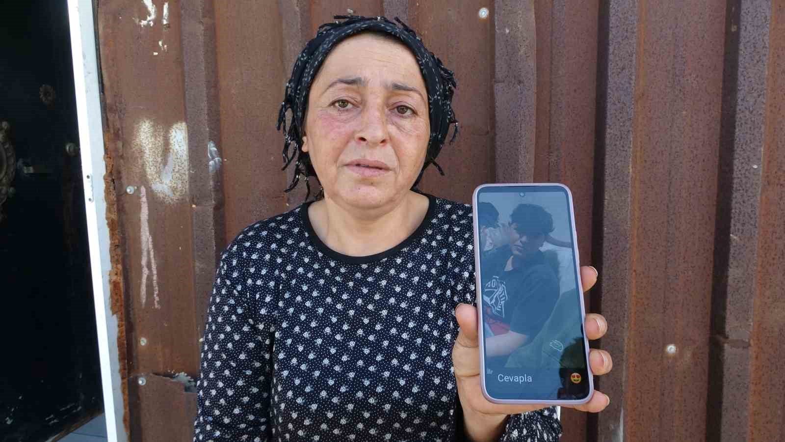 Heyelanda bir çocuğu ölen, diğer evladı 6 gündür yaşam mücadelesi veren gözü yaşlı anne: "Bayram sevincimiz vardı, gitti" 7 heyelanda bir cocugu olen diger evladi 6 gundur yasam mucadelesi veren gozu yasli anne cKdyuvGb
