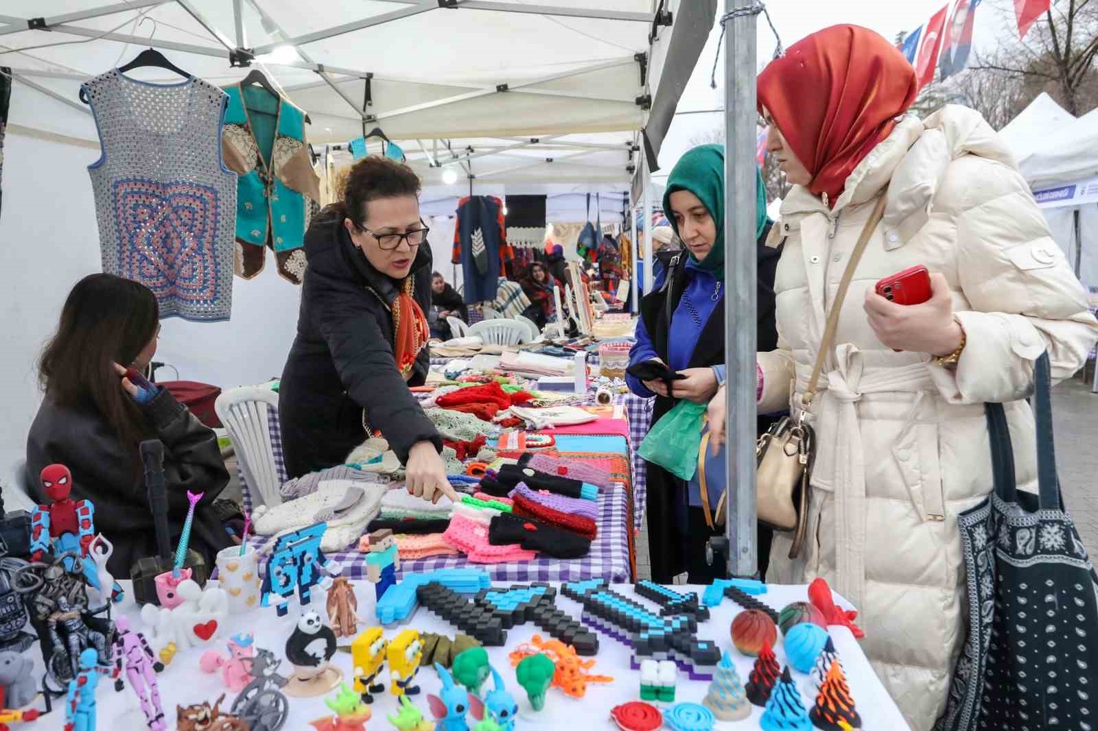 Heykel’de meydan kadınların olacak 9 heykelde meydan kadinlarin olacak 5 tm4AV7IF