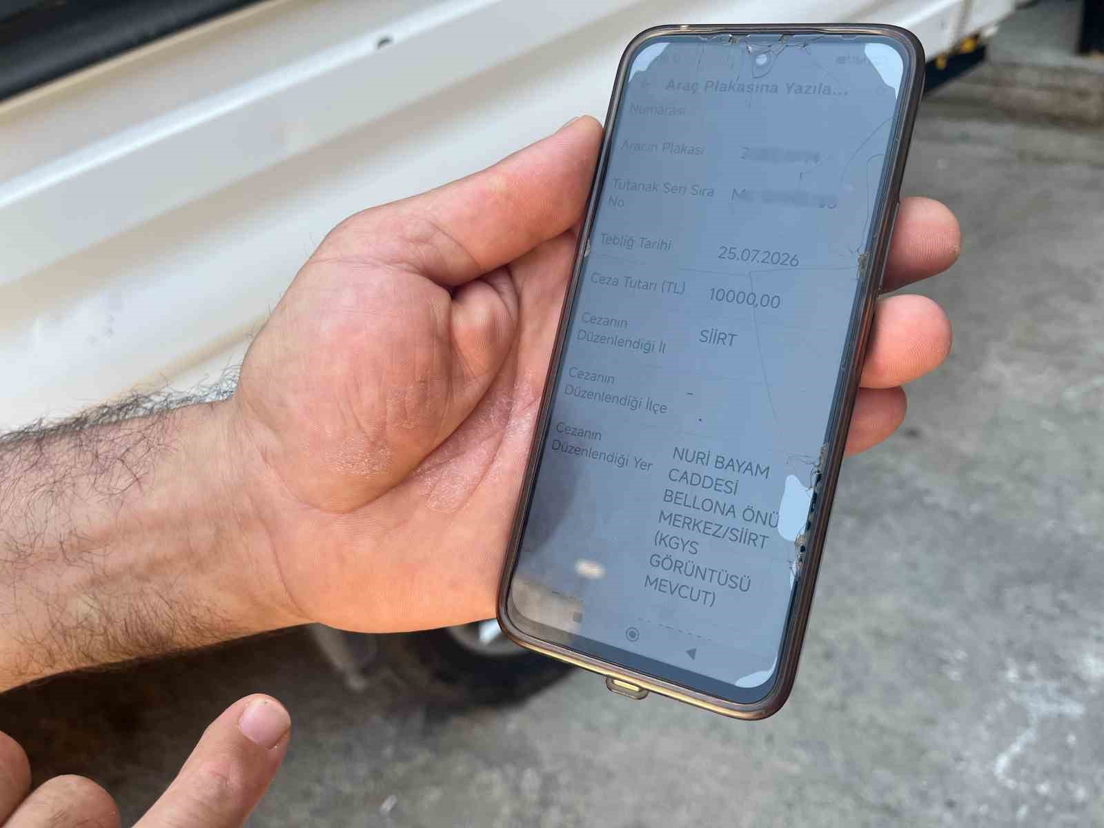 Hiç gitmediği Siirt’ten gelen trafik cezası, hayatının şokunu yaşattı 4 hic gitmedigi siirtten gelen trafik cezasi hayatinin sokunu yasatti 0 SANl1rvQ