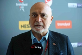 Elazığ’da kavurucu sıcaklarda statlardaki çimlere fanlı ve perdeli koruma 1 thumbnail