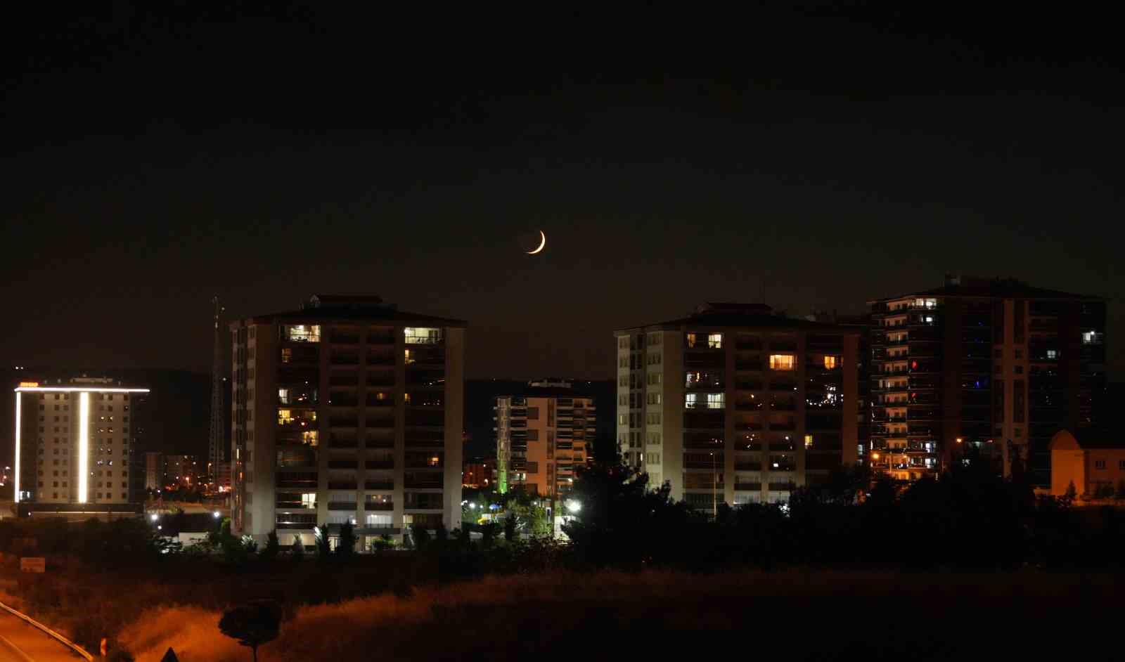 hilal ve venus ayni kadrajda bulustu 1 XcE1rNZ8