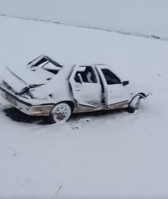 Hilvan’da kar nedeniyle trafik kazası: 3 yaralı 4 hilvanda kar nedeniyle trafik kazasi 3 yarali 0 Gg8iYYRU