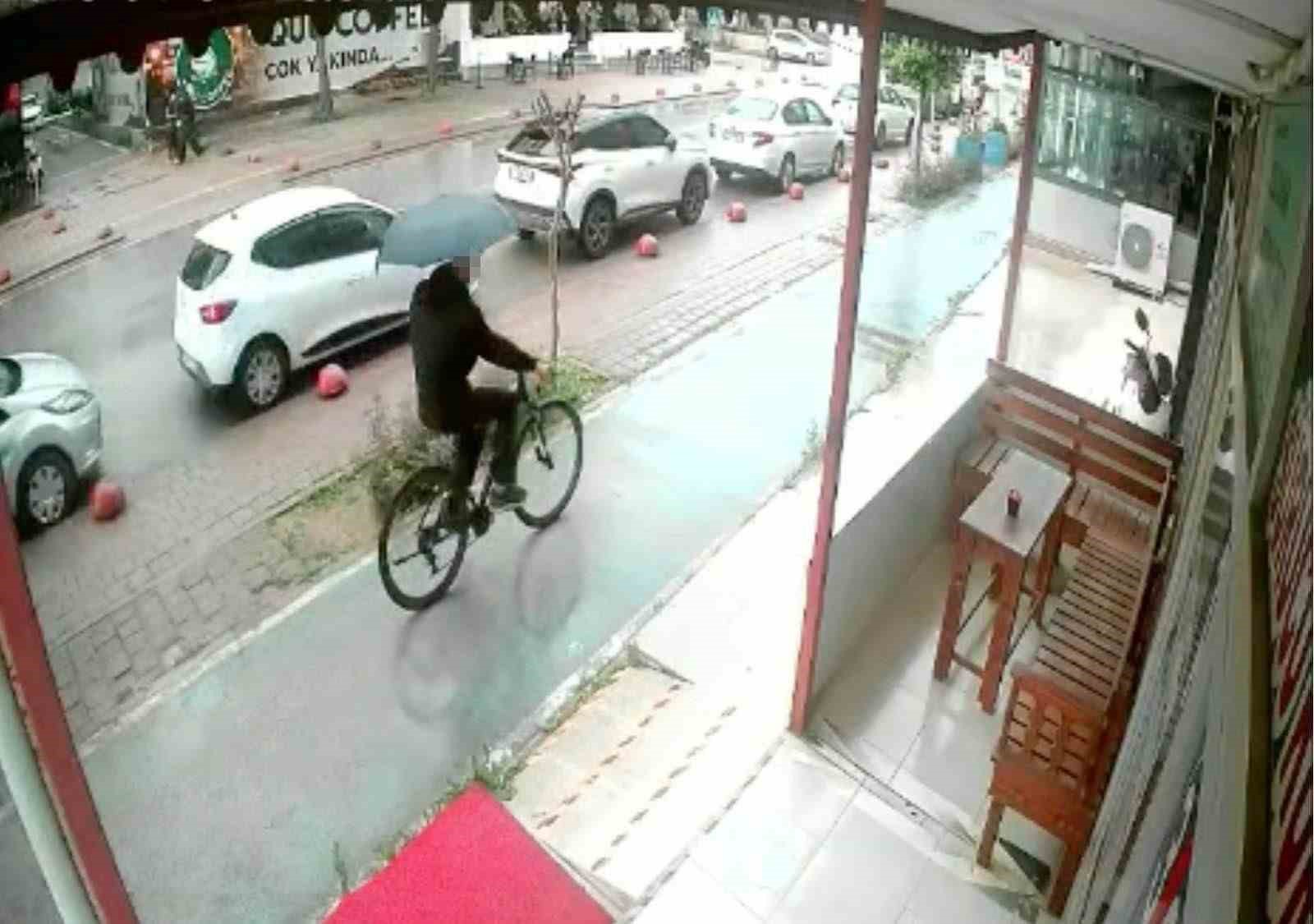 hirsizdan pes dedirten takas caldigi bisikleti birakip motosiklet caldi 3 JzPisDFC