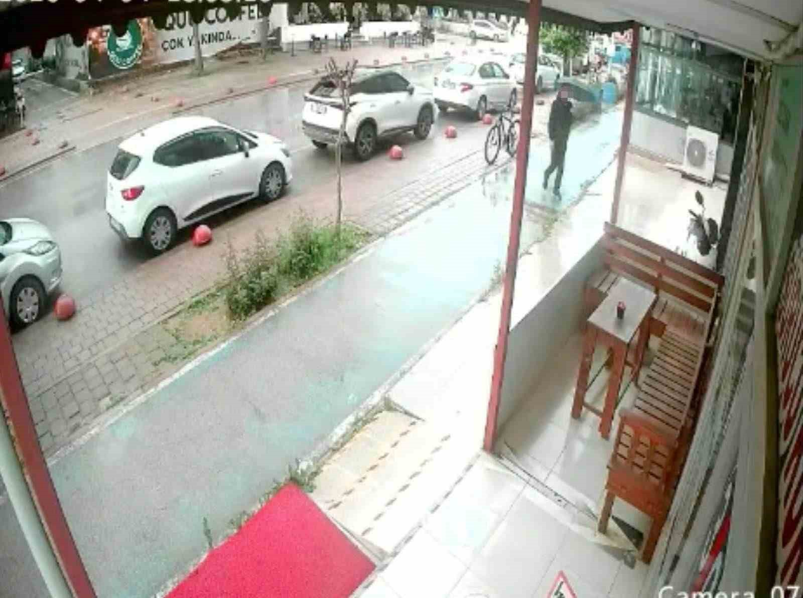 hirsizdan pes dedirten takas caldigi bisikleti birakip motosiklet caldi 6 Iue6fBjG