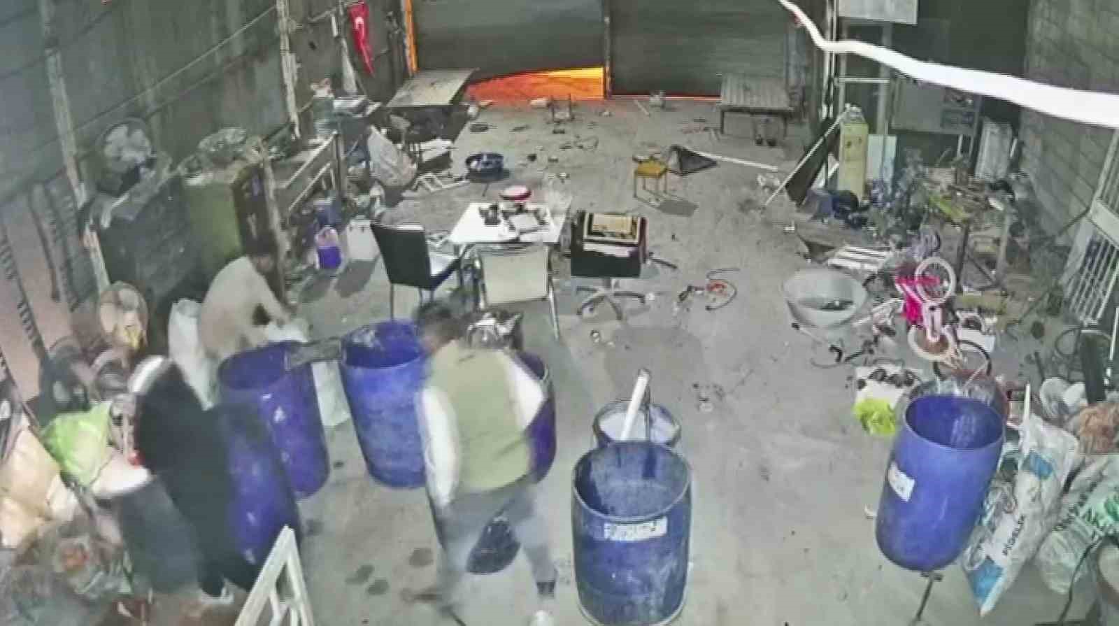 Hırsızların hedefi olan hurdacı defalarca soyuldu 6 hirsizlarin hedefi olan hurdaci defalarca soyuldu 2 GWvirVP4