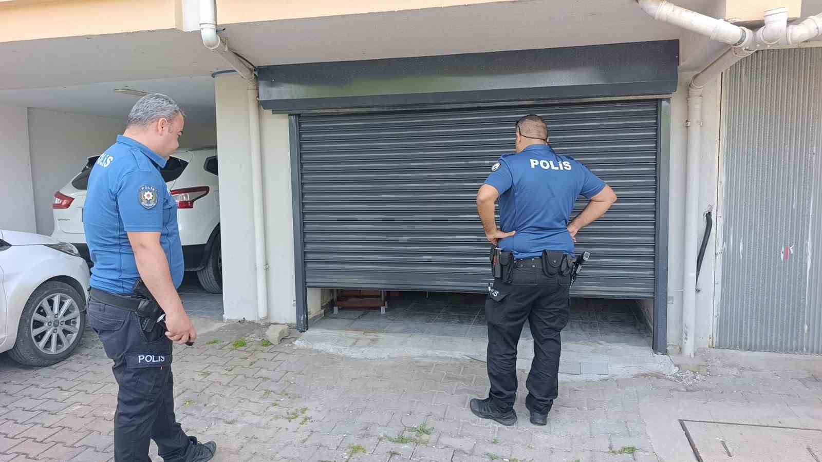 hirsizlik ihbarina giden polis ozel garajda 5 aylik bebekle annesini buldu 6 nn2zXjEU