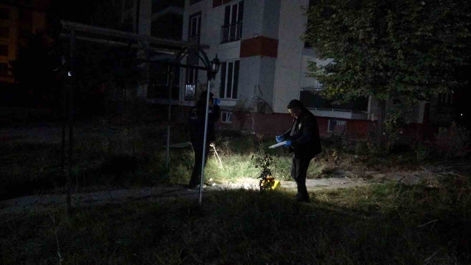 hirsizlik zanlilari kacarken silahla isciyi yaraladi 2 EPrZygdG