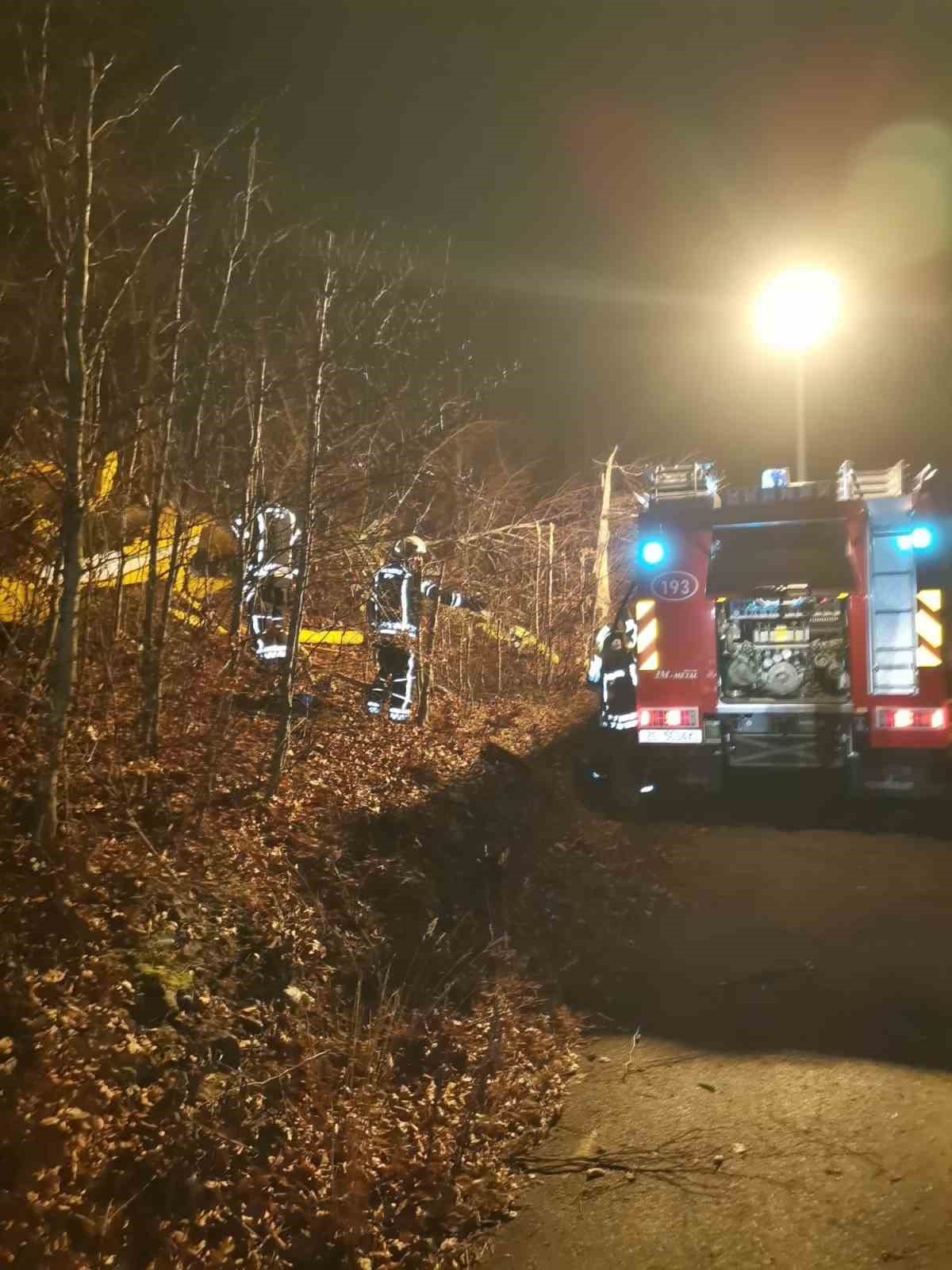 hirvatistan itfaiyeciler birligi turkiyeye ait yangin sondurme ucaginin senj kenti yakinlarinda dustugunu ve pilotun 1QcDdfHG