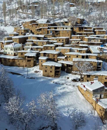 hizanin-tas-evleri-kar-altinda-kartpostallik-goruntuler-olusturdu-pj6w6zCY.jpg
