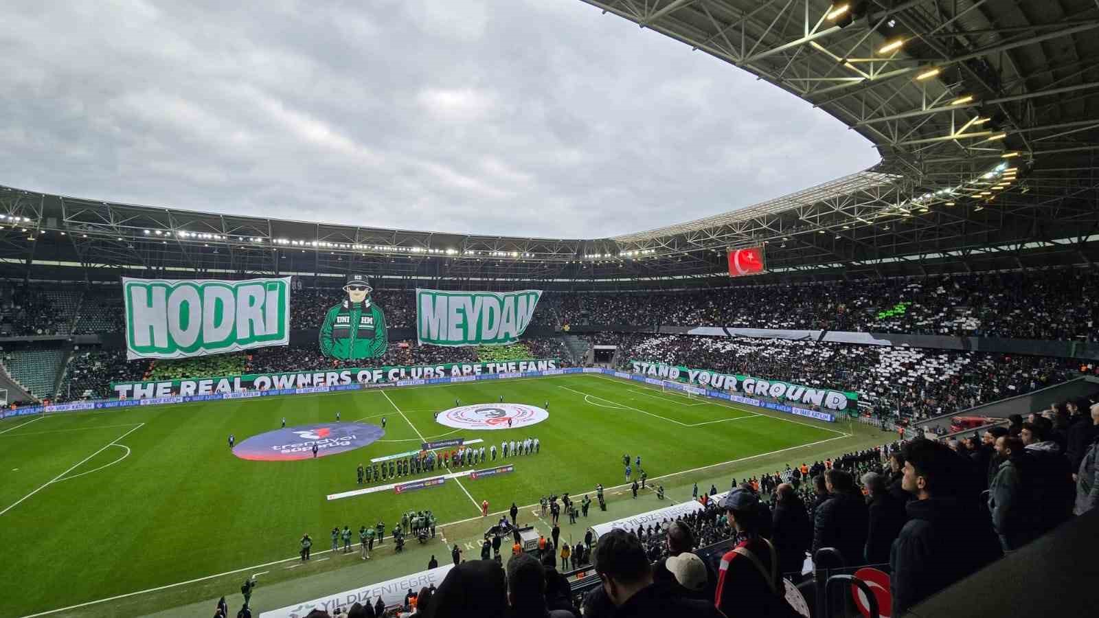hodri meydandan besiktas macina ozel koreografi 4 GELmJcDH