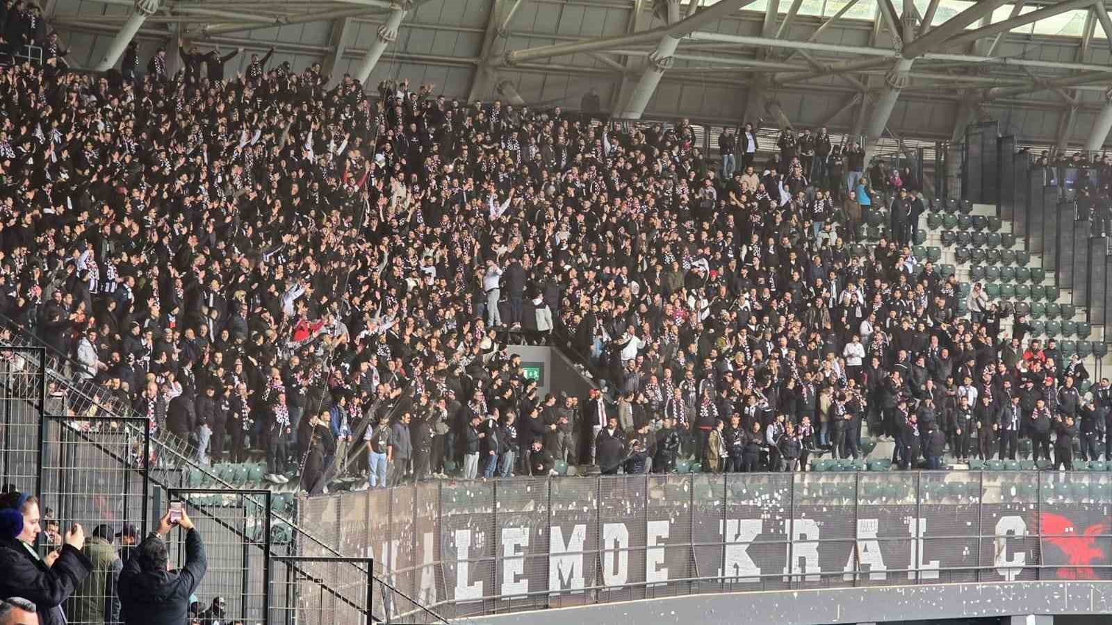 hodri meydandan besiktas macina ozel koreografi 5 WS9y1W1r