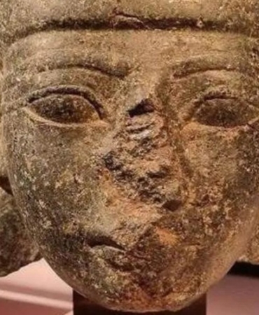 hollanda-calinan-3-bin-500-yillik-antik-heykeli-misira-iade-ediyor-S1ObyvpZ.jpg