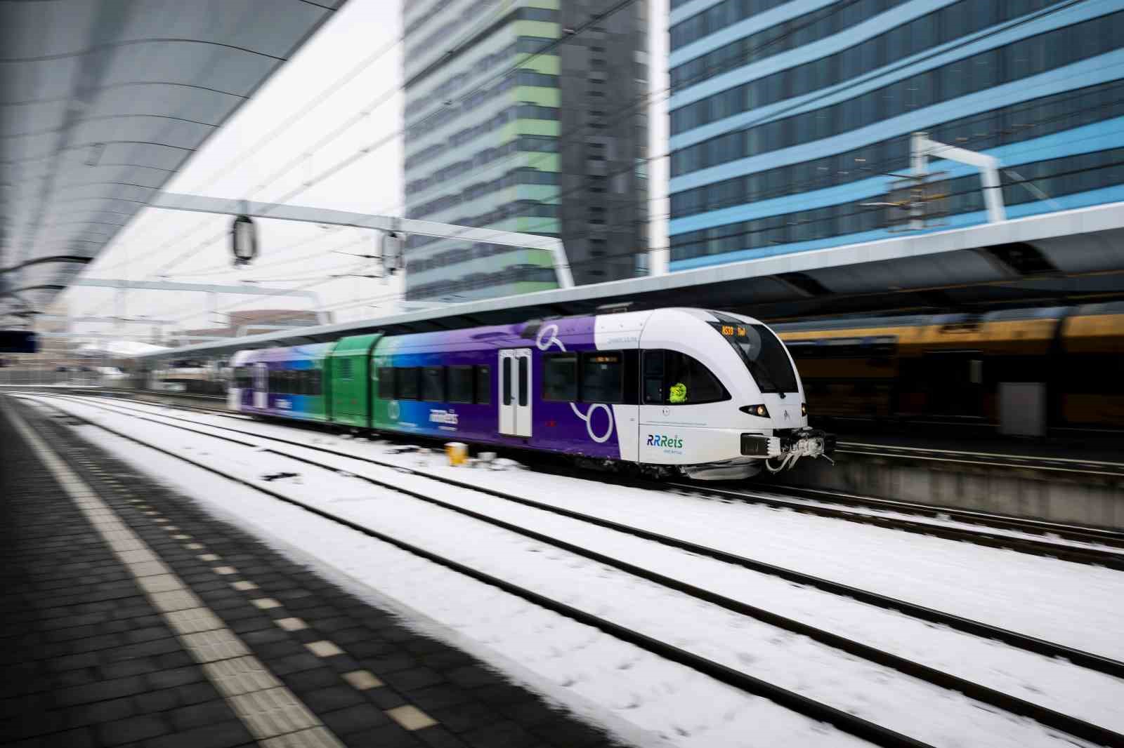 hollandada kar yagisi tren seferlerini durdurdu 300 ucus daha iptal edildi 6 Hg1c5Jqm