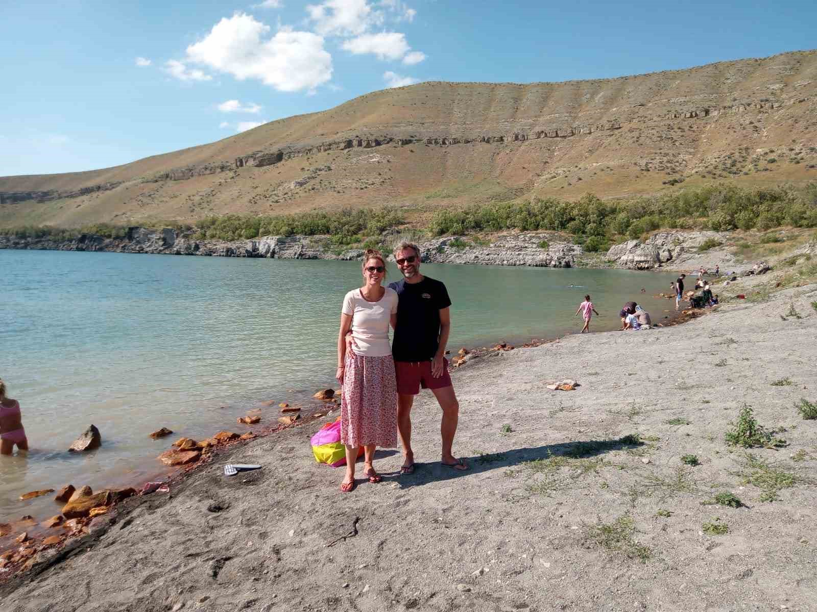 hollandali aile meke golu ve acigole hayran kaldi 1 efNplLKW
