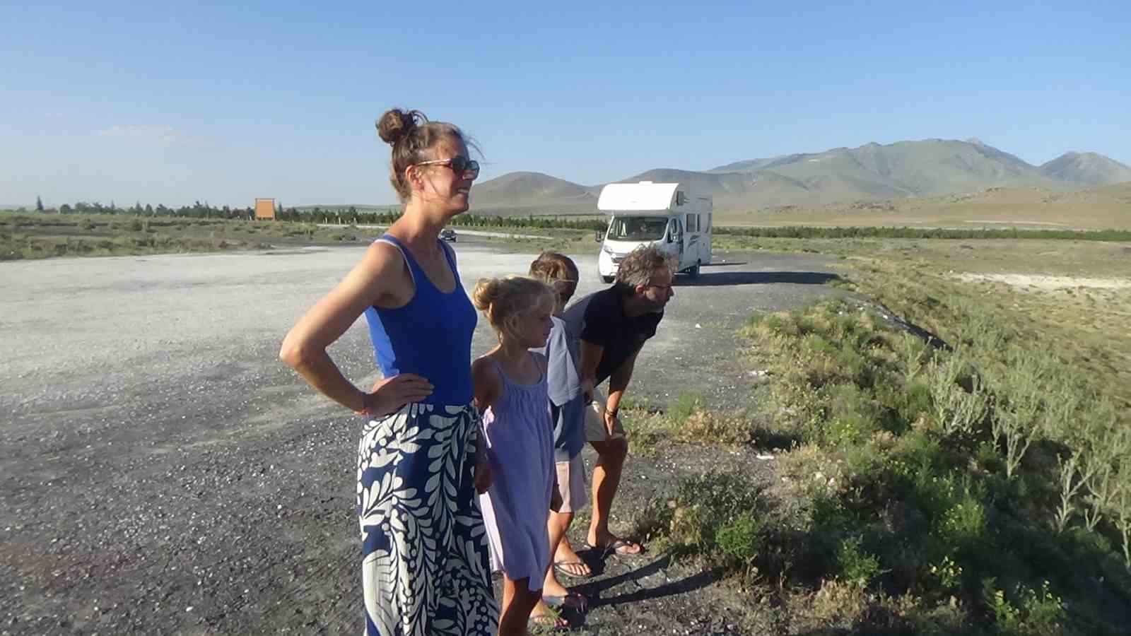 hollandali aile meke golu ve acigole hayran kaldi 2 6TcN87Ap